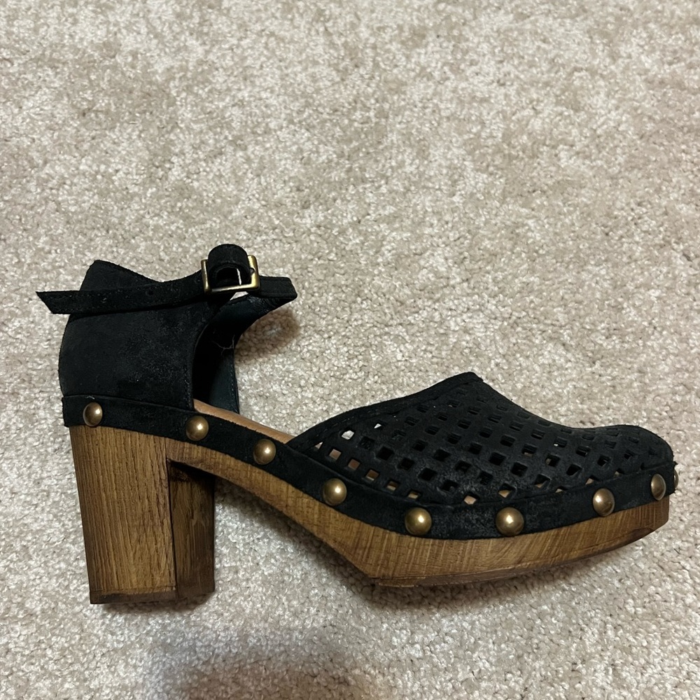 New Eric Michael black chunky heel shoes